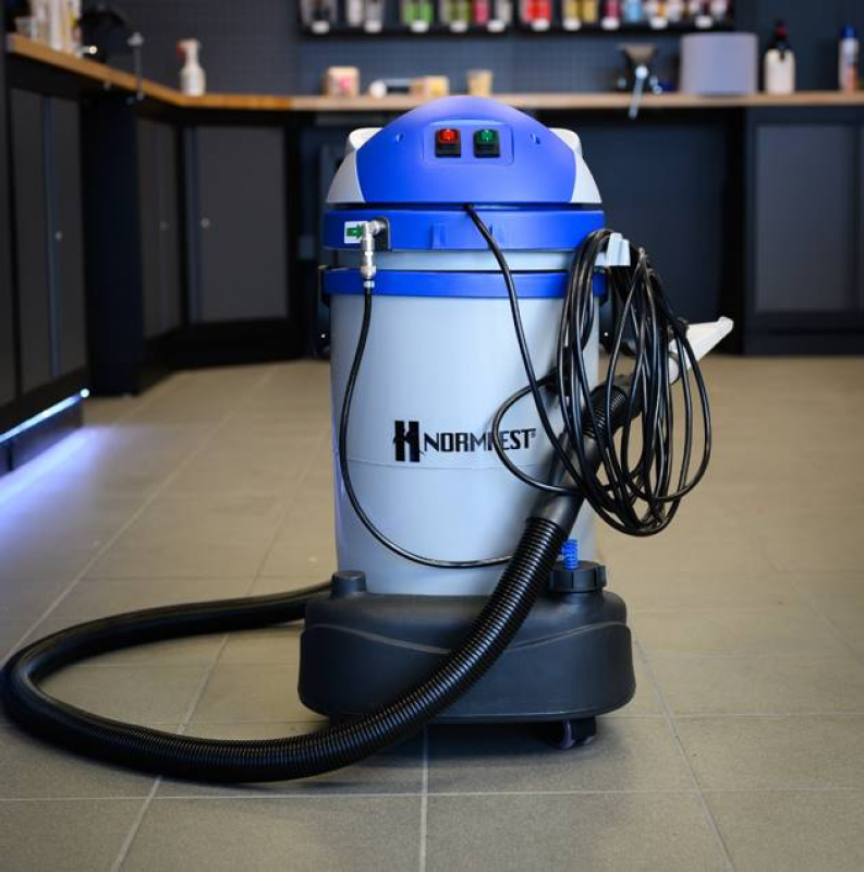 Aspirateur puissant Normfest poussieres liquide avec pulvérisateur 4 bars
